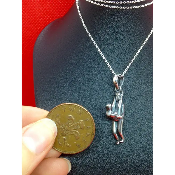 Kamasutra Silver Pendant – Carry me
