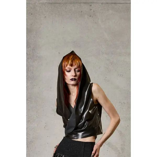 HOODED LATEX CROP TOP