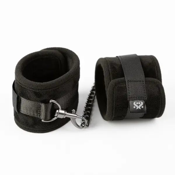 SEI MIO – Legs Locked – Padded Ankle Restraints