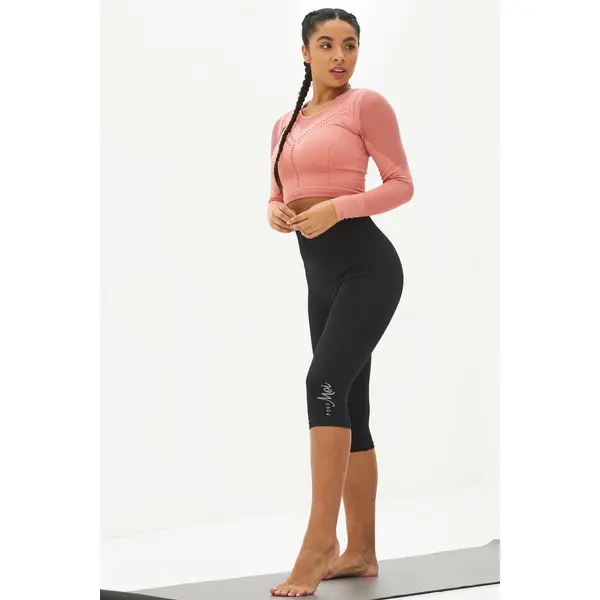 Energy Seamless Capri Legging - Black