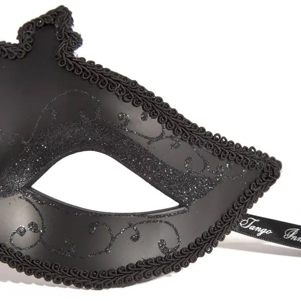Masquerade Mask – Black or Silver (50 Shades)