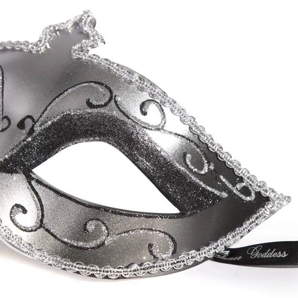 Masquerade Mask – Black or Silver (50 Shades)