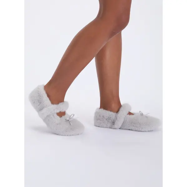Fluffy ballet pump slippers